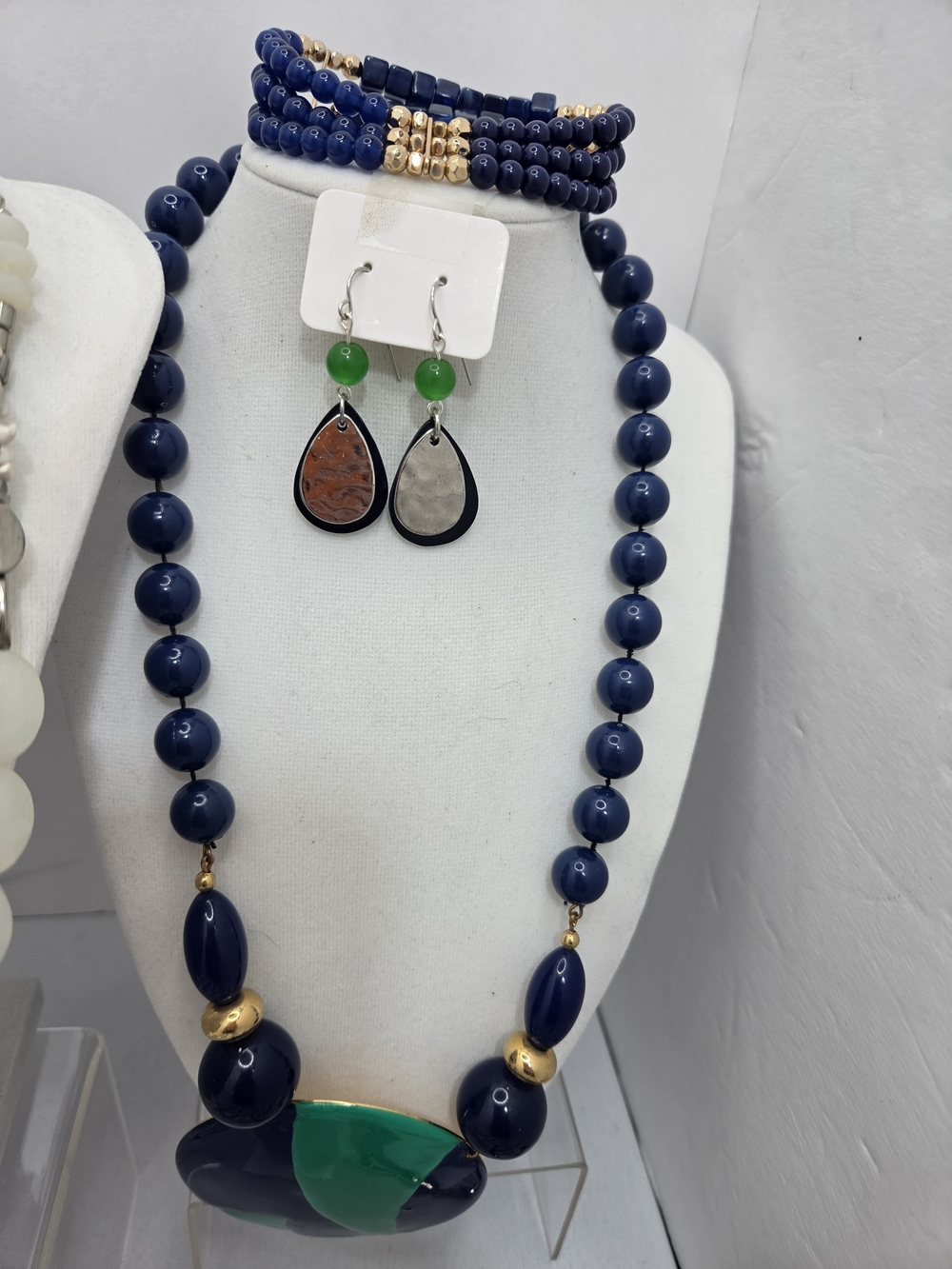 HUGE 47 pc Jewelry CHICO'S LIA SOPHIA MONET Vintage-Now LOT Necklaces Set blue - Picture 5 of 16